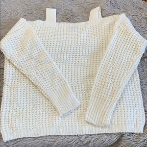 Off Shoulder Sweater : Winter white